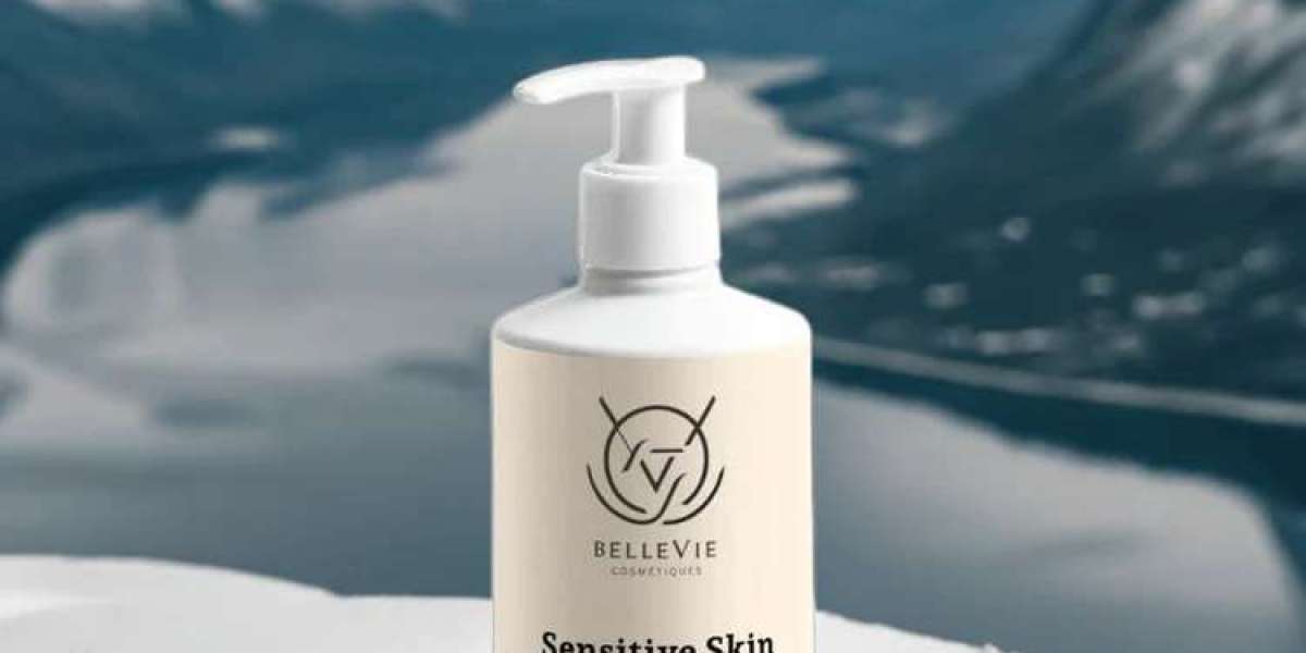 Natural Toners and Vegan Skincare Solutions